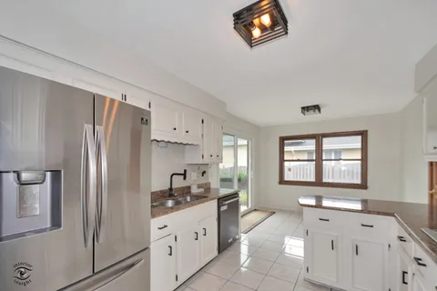 $569,000 | 825 Walnut Drive, Darien, IL 60561