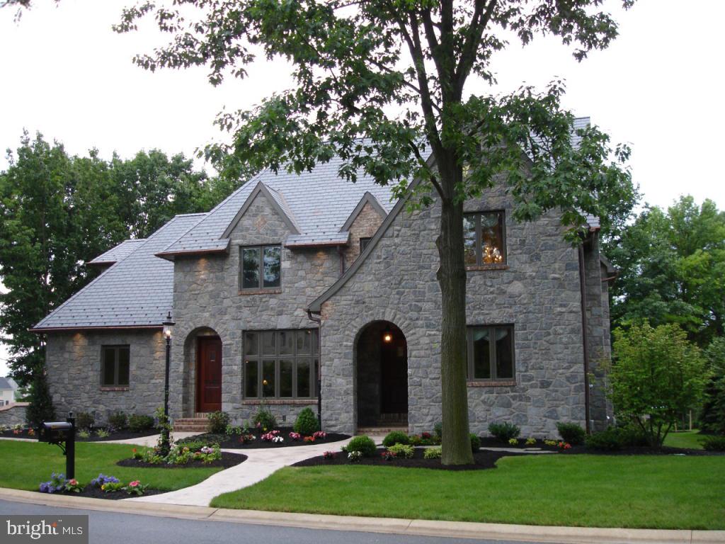 30 South Oak Street Lititz, PA 17543 - Photo 1 of 34 Gallery Image 1
