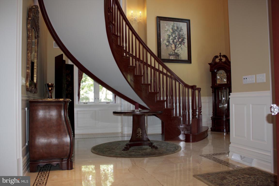 30 South Oak Street Lititz, PA 17543 - Photo 2 of 34 Gallery Image 2
