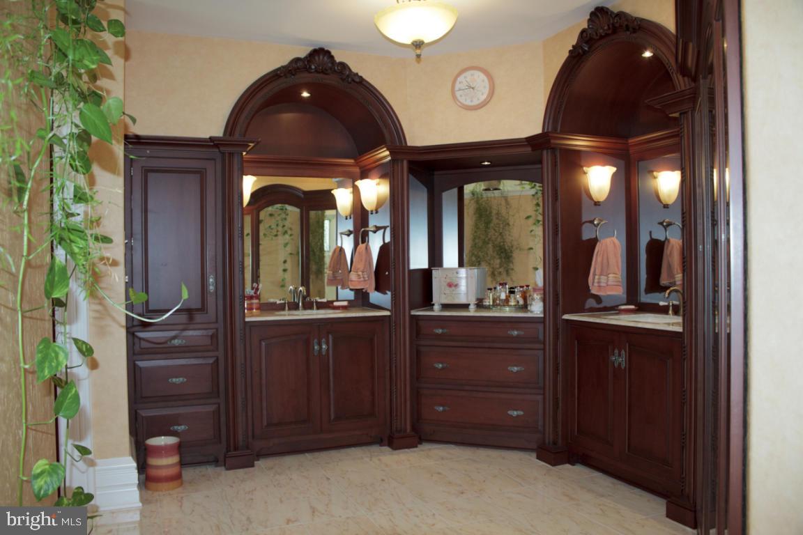 30 South Oak Street Lititz, PA 17543 - Photo 18 of 34 Gallery Image 18