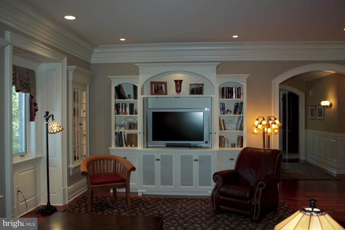 30 South Oak Street Lititz, PA 17543 - Photo 3 of 34 Gallery Image 3