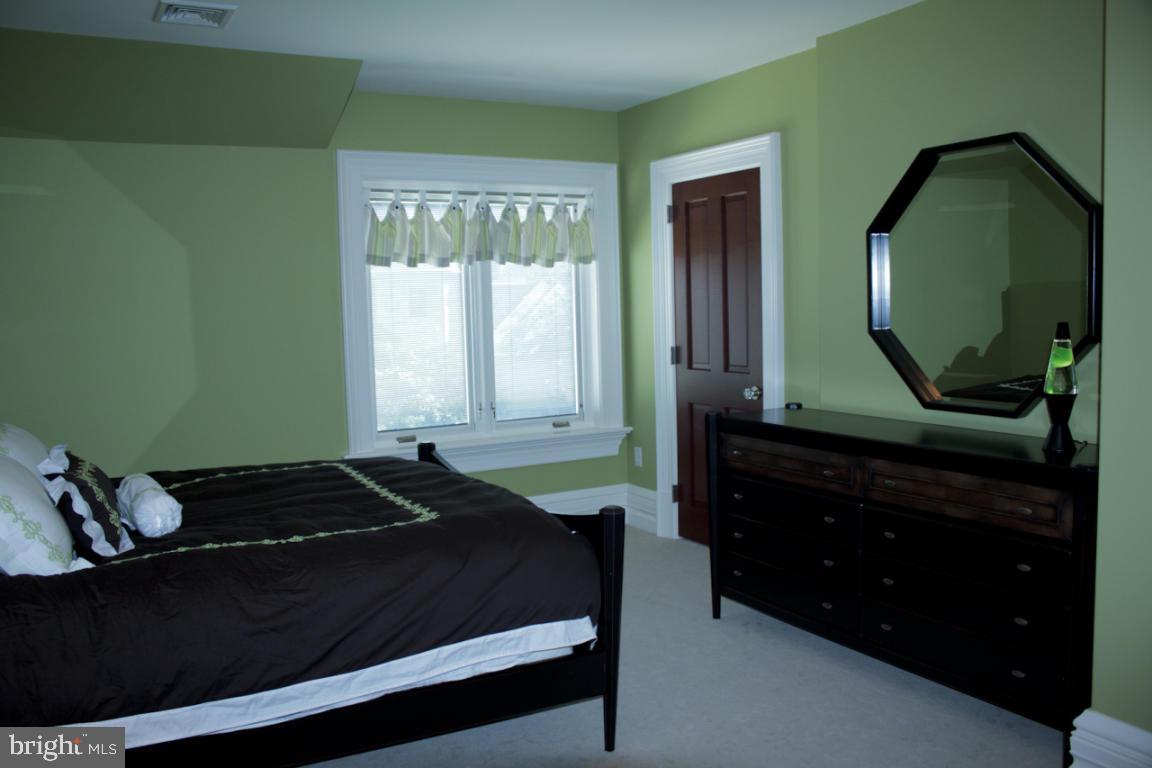 30 South Oak Street Lititz, PA 17543 - Photo 22 of 34 Gallery Image 22
