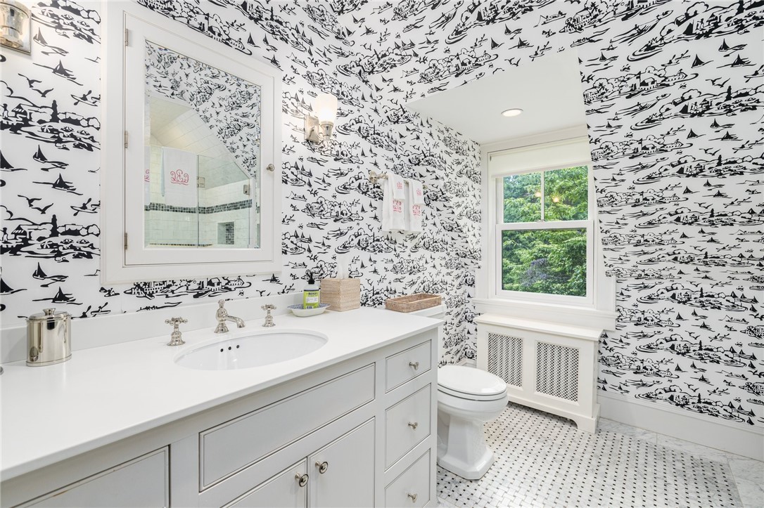 33 Beacon Hill Road Newport, RI 02840 - Photo 22 of 34