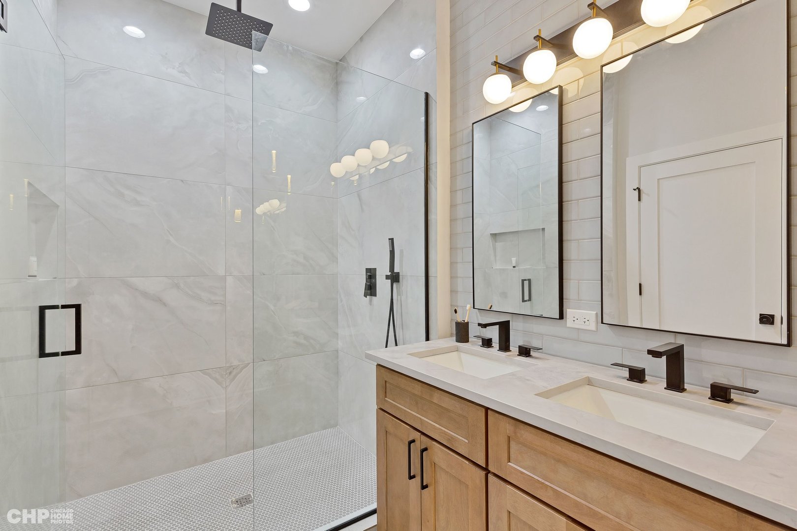 6004 South Rhodes Avenue, Unit 1N Chicago, IL 60637 - Photo 11 of 17 Gallery Image 11