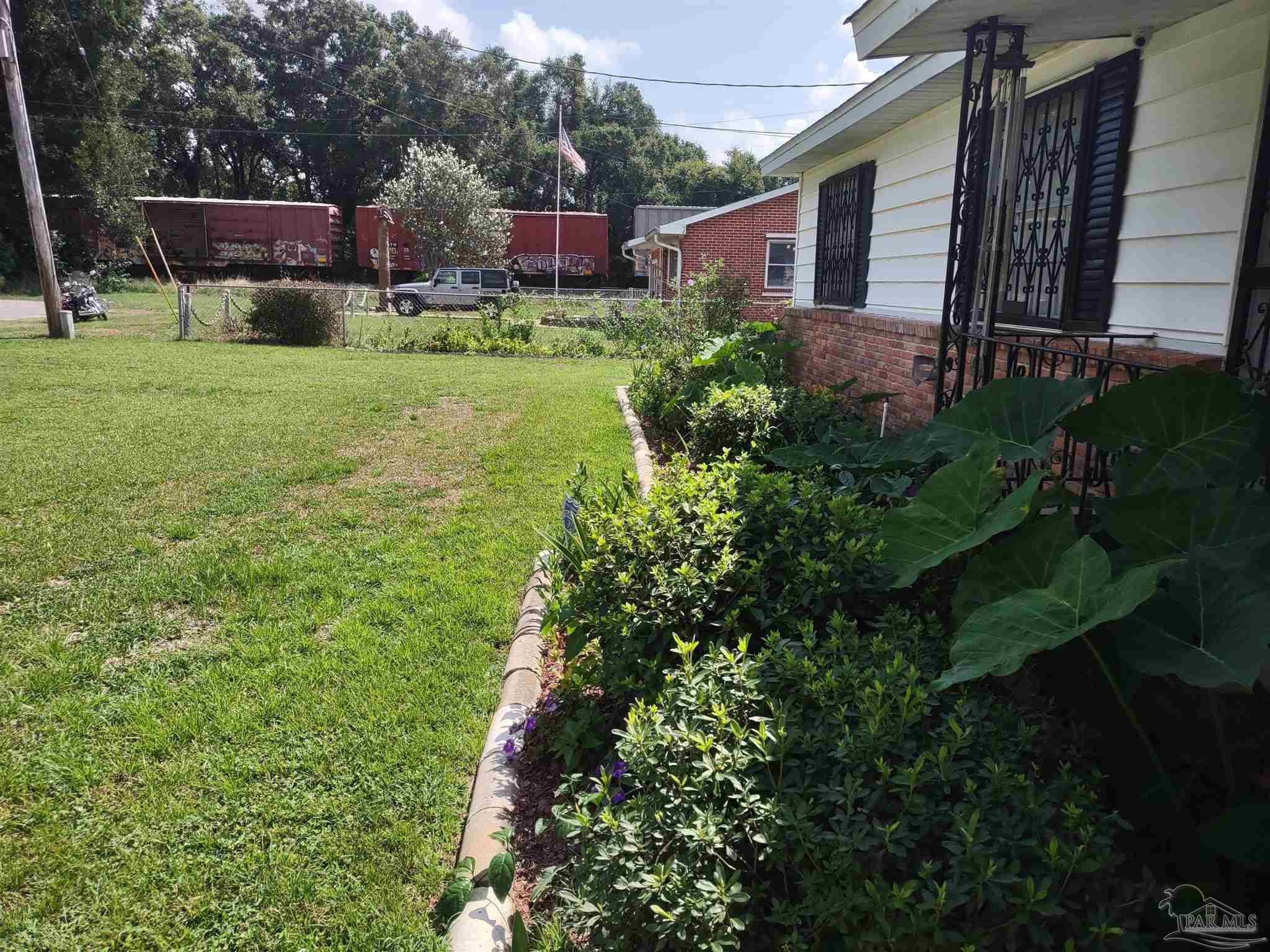 123 Majors Road Pensacola, FL 32503 - Photo 5 of 36 Front Yard