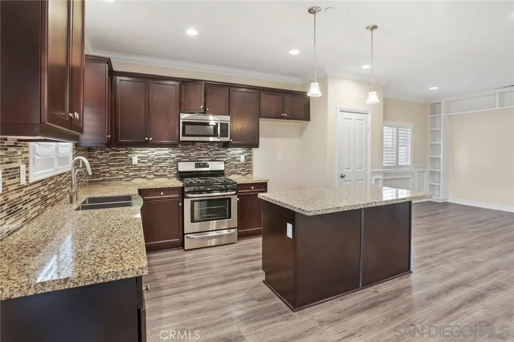 3326 Crowfoot Road San Bernardino, CA 92407 - Photo 5 of 14 Another kitchen view.