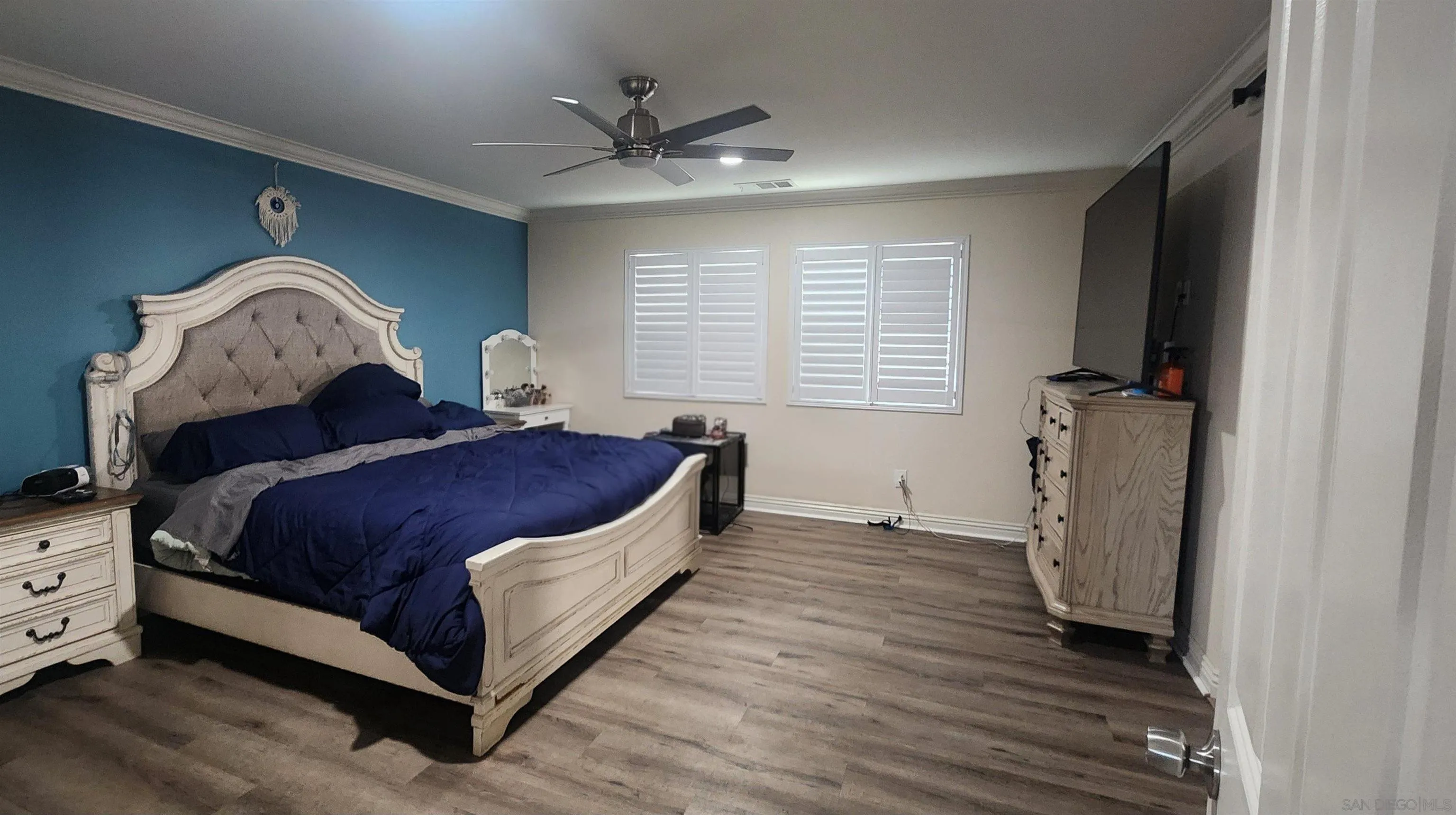 3326 Crowfoot Road San Bernardino, CA 92407 - Photo 8 of 14 Primary bedroom with large double sink bathroom, shower, tub and large walk-in closet.
