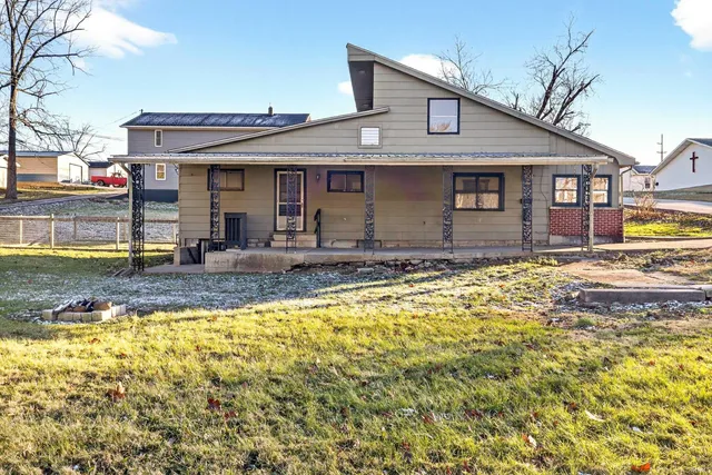 $135,000 | 502 W Street, Bedford, IN 47421