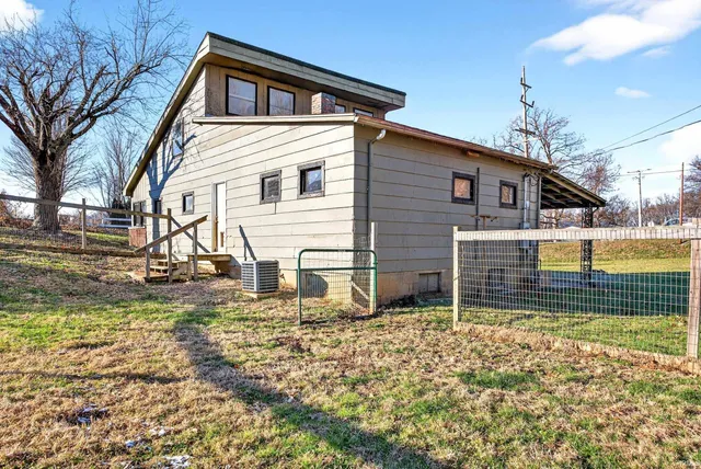 $135,000 | 502 W Street, Bedford, IN 47421