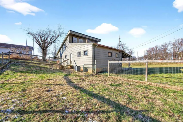 $135,000 | 502 W Street, Bedford, IN 47421