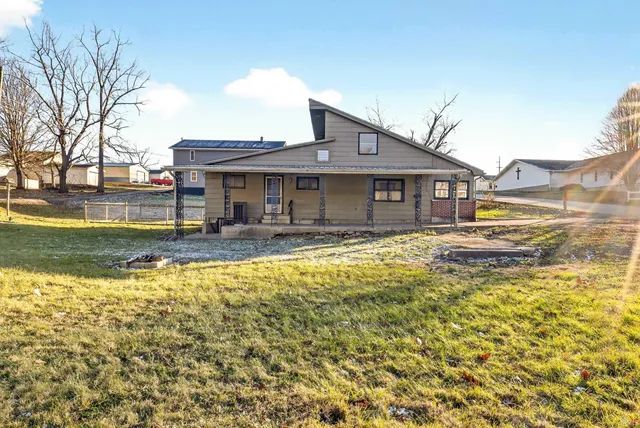 $135,000 | 502 W Street, Bedford, IN 47421