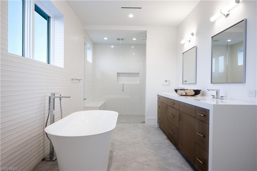 3440 Rum Row Naples, FL 34102 - Photo 37 of 50