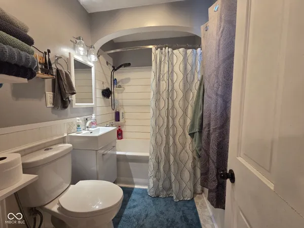 $179,900 | 423 South State Street, North Vernon, IN 47265