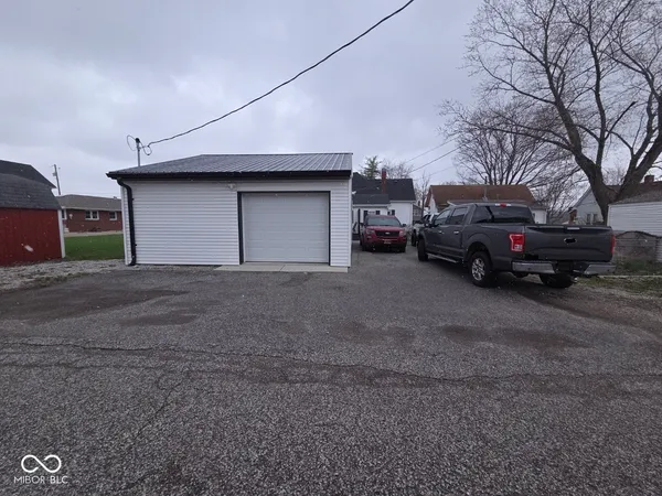 $179,900 | 423 South State Street, North Vernon, IN 47265