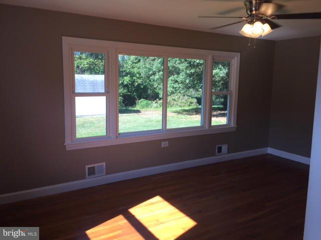 10016 Rixeyville Road Culpeper, VA 22701 - Photo 13 of 28 Living Room