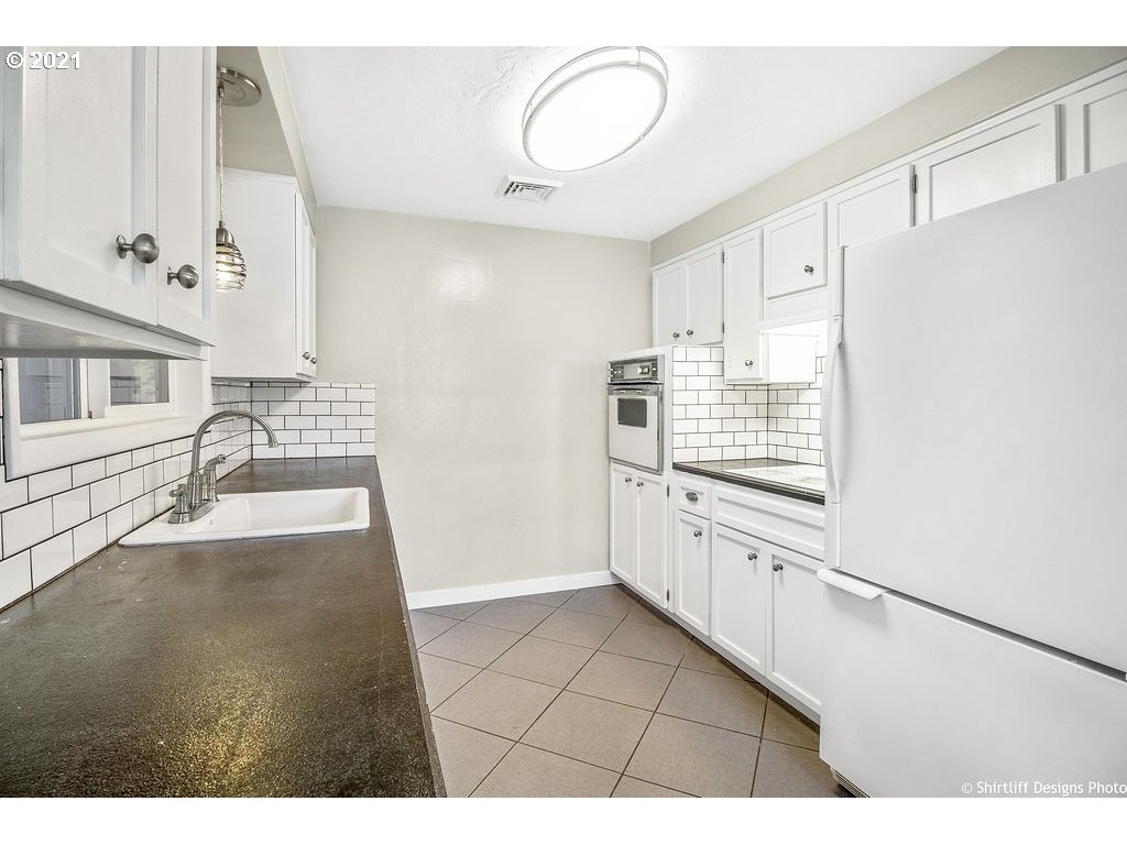 1324 1st Street Springfield, OR 97477 - Photo 10 of 27 Gallery Image 10