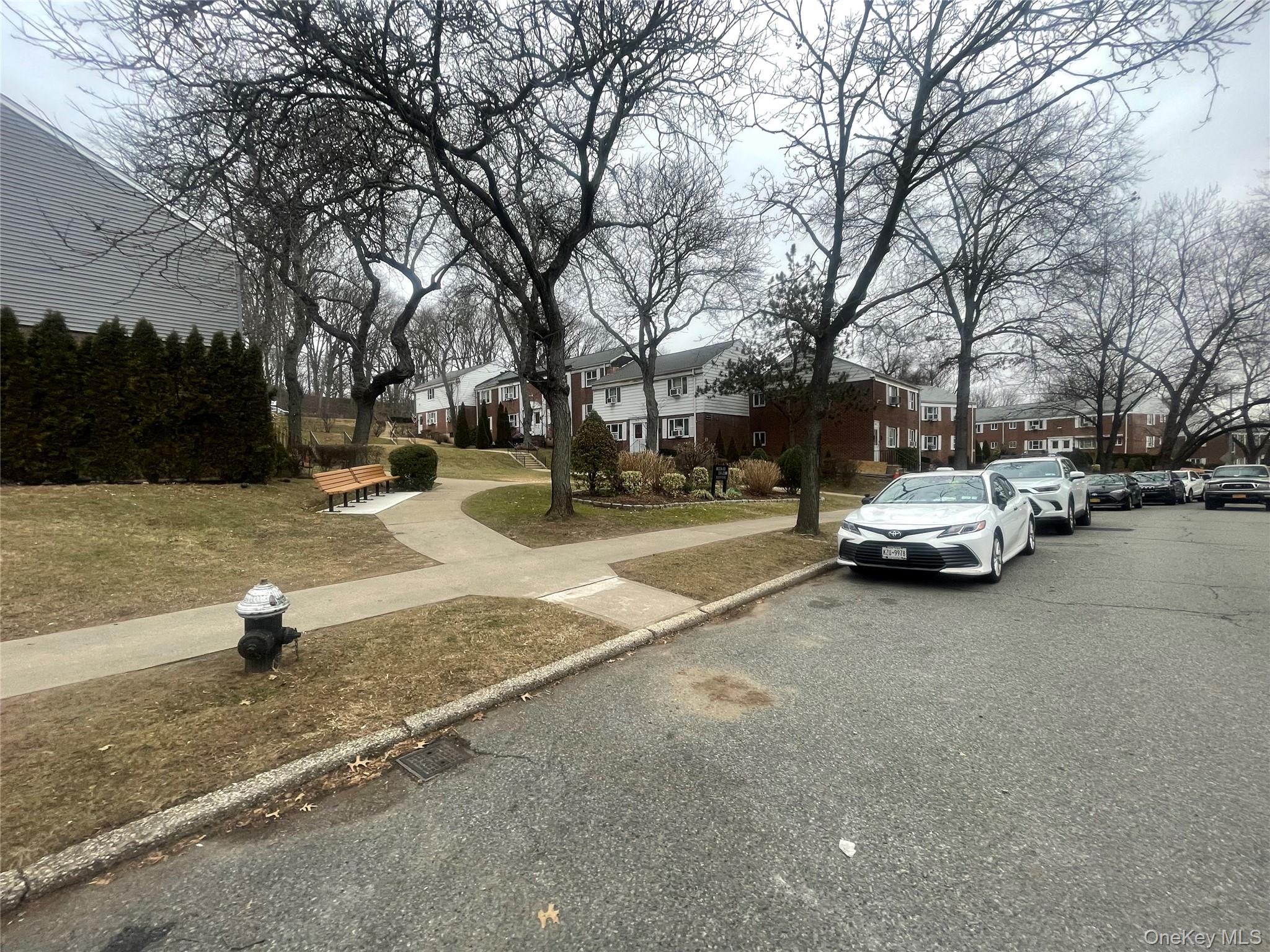 224-04 Manor Road, Unit 103 Queens, NY 11427 - Photo 6 of 28