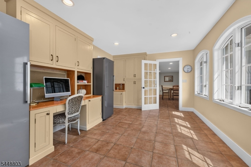 79 Perryville Road Pittstown, NJ 08867 - Photo 18 of 49 Gallery Image 18