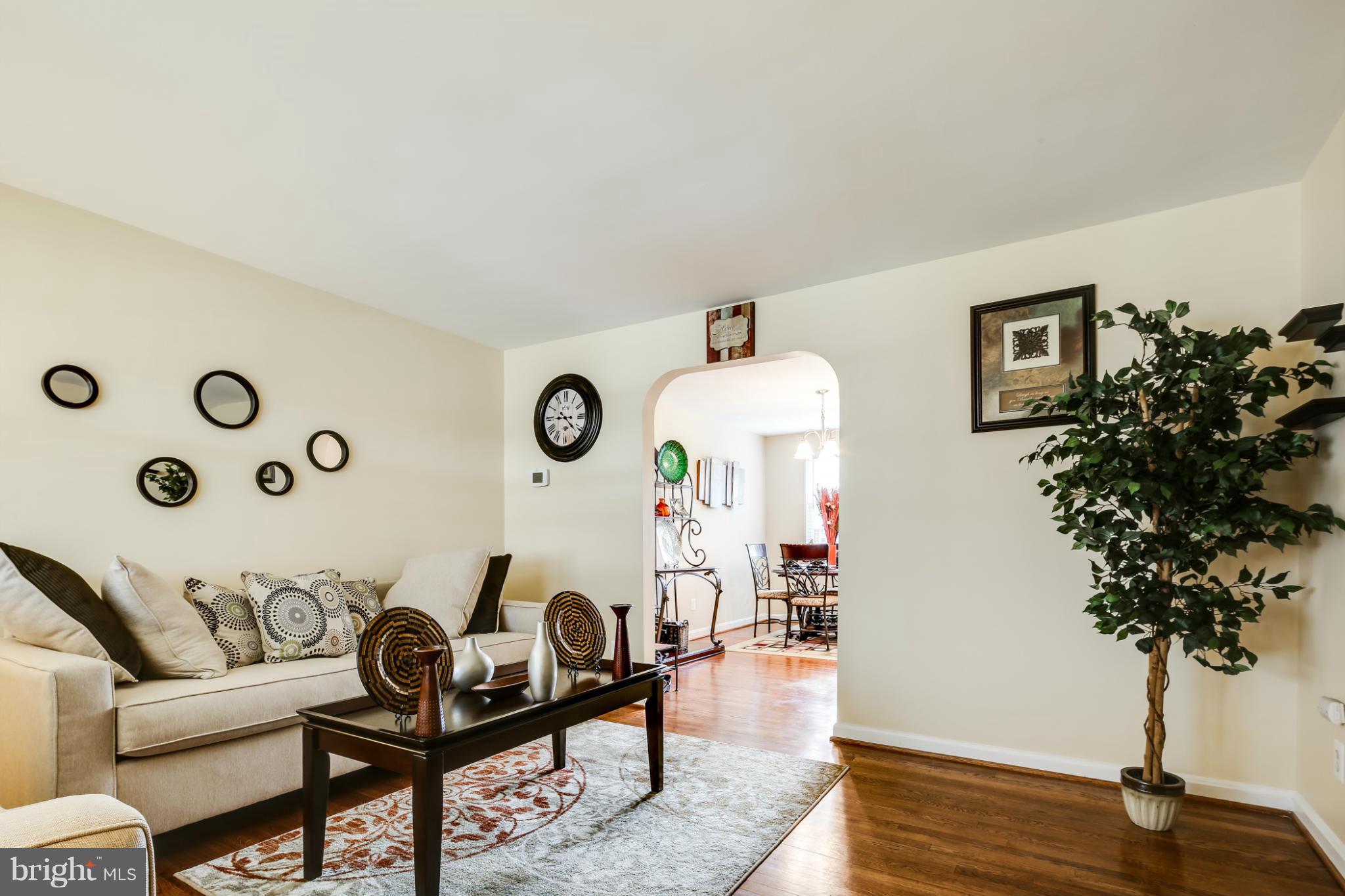 5541 Channing Road Baltimore, MD 21229 - Photo 2 of 22 Living Room
