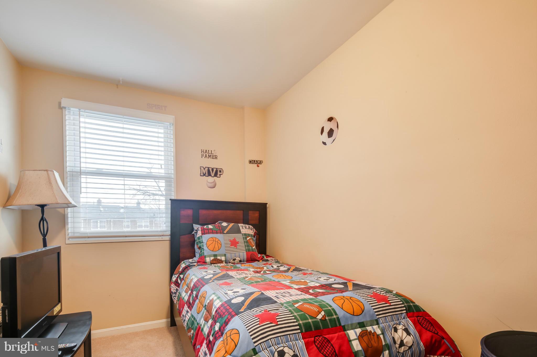 5541 Channing Road Baltimore, MD 21229 - Photo 18 of 22 Bedroom