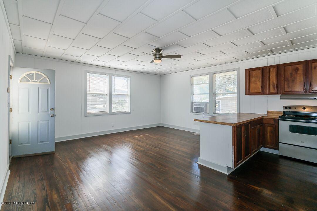 461 Levy Road Atlantic Beach, FL 32233 - Photo 6 of 18 Family Room - Small House