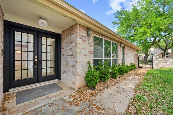 $2,850 | 1026 Oyster Bay Drive, Sugar Land, TX 77478
