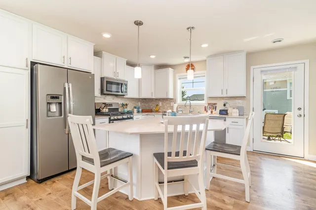 $379,500 | 13958 Lupine Trail Northeast, Prior Lake, MN 55372