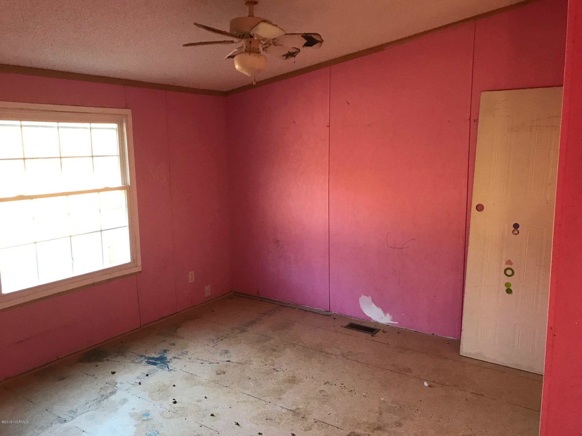 310 Taylor Road Havelock, NC 28532 - Photo 25 of 25 310 Taylor Rd (13)