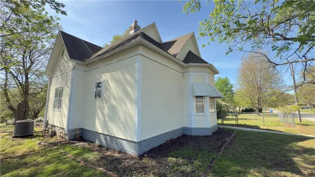 $183,000 | 628 South Clay Street, Nevada, MO 64772