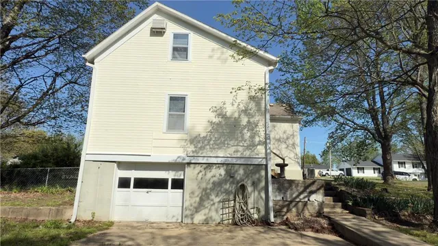 $183,000 | 628 South Clay Street, Nevada, MO 64772