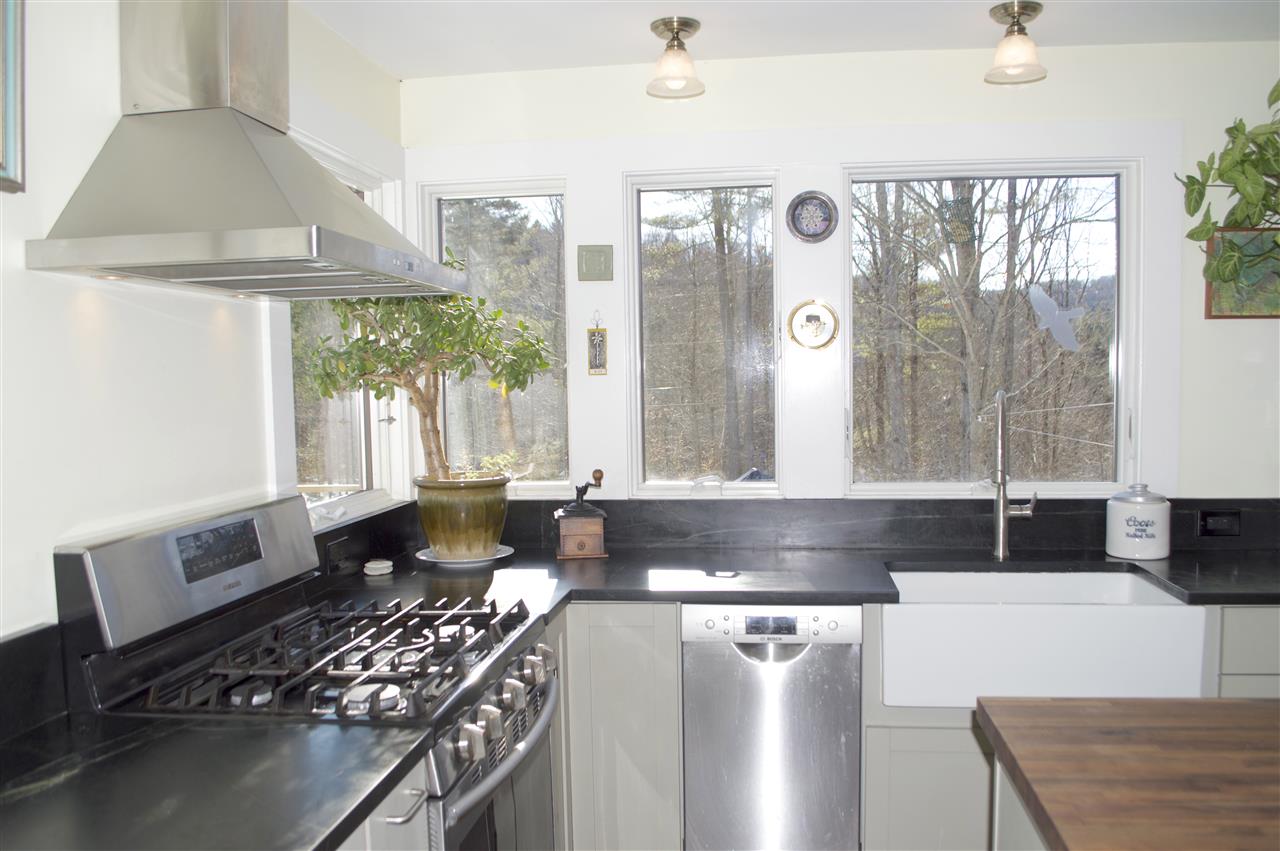 303 Potter Road Wardsboro, VT 05355 - Photo 6 of 24