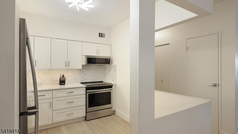 22 Riverside Drive, Unit B 7 Cranford, NJ 07016 - Photo 11 of 24