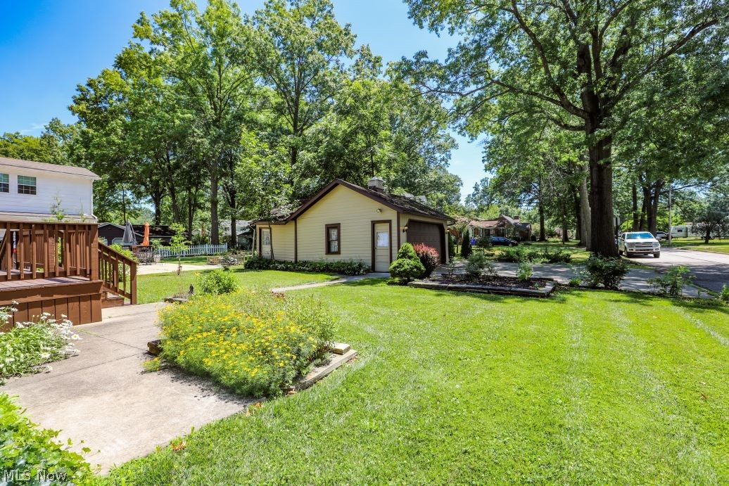 728 East Riddle Avenue Ravenna, OH 44266 - Photo 10 of 40 View of yard