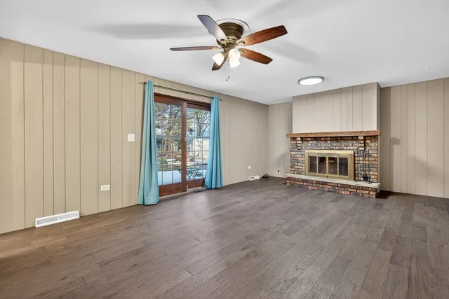 $375,000 | 1790 Devonshire Court, Elgin, IL 60123