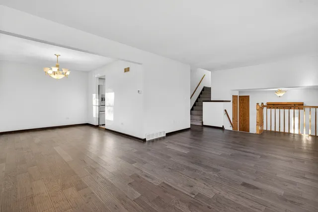 $375,000 | 1790 Devonshire Court, Elgin, IL 60123