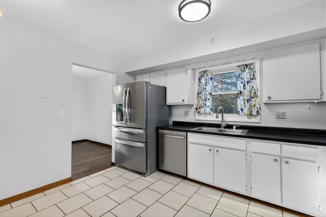 $375,000 | 1790 Devonshire Court, Elgin, IL 60123