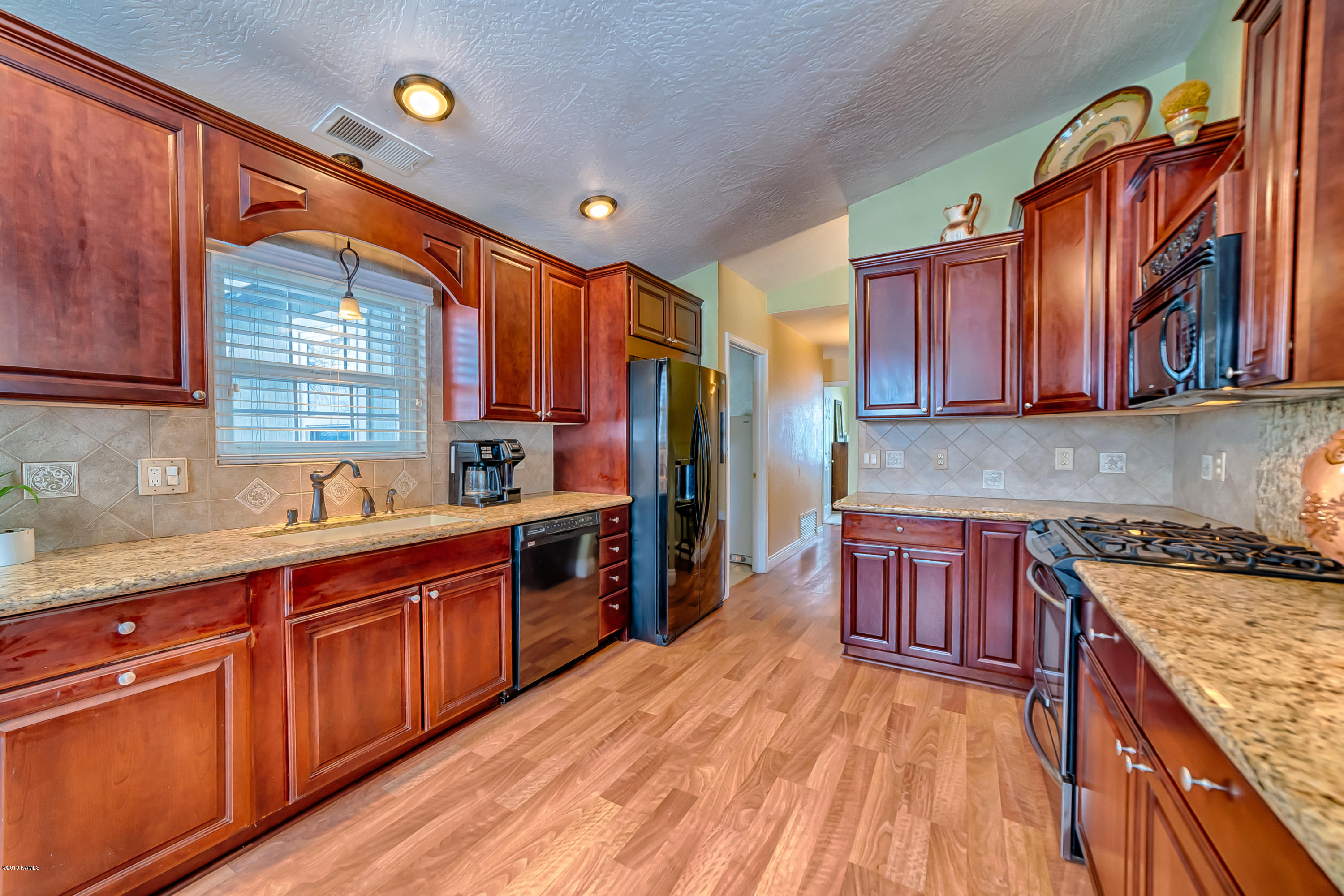 8625 Silver Spur Road Flagstaff, AZ 86004 - Photo 3 of 24 Silver_Spur-SWG_Media-8