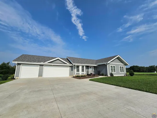 $460,000 | 611 South 3rd, Sabetha, KS 66534
