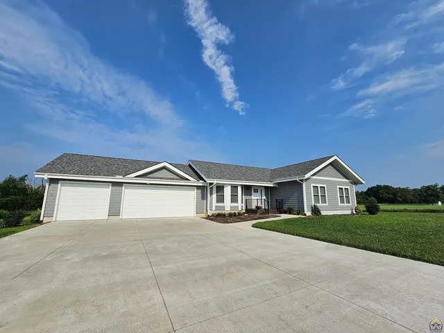 $460,000 | 611 South 3rd, Sabetha, KS 66534