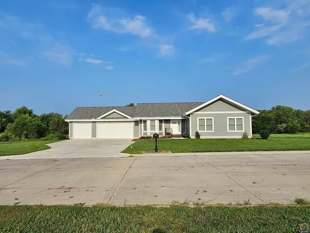$460,000 | 611 South 3rd, Sabetha, KS 66534