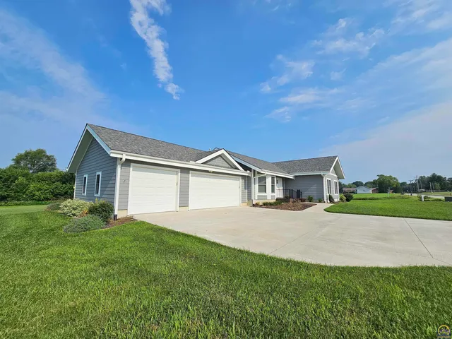 $460,000 | 611 South 3rd, Sabetha, KS 66534