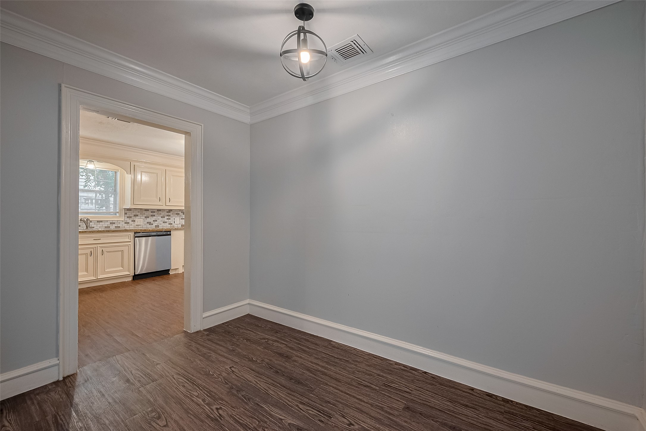 1813 Hatwell Street Houston, TX 77023 - Photo 11 of 44