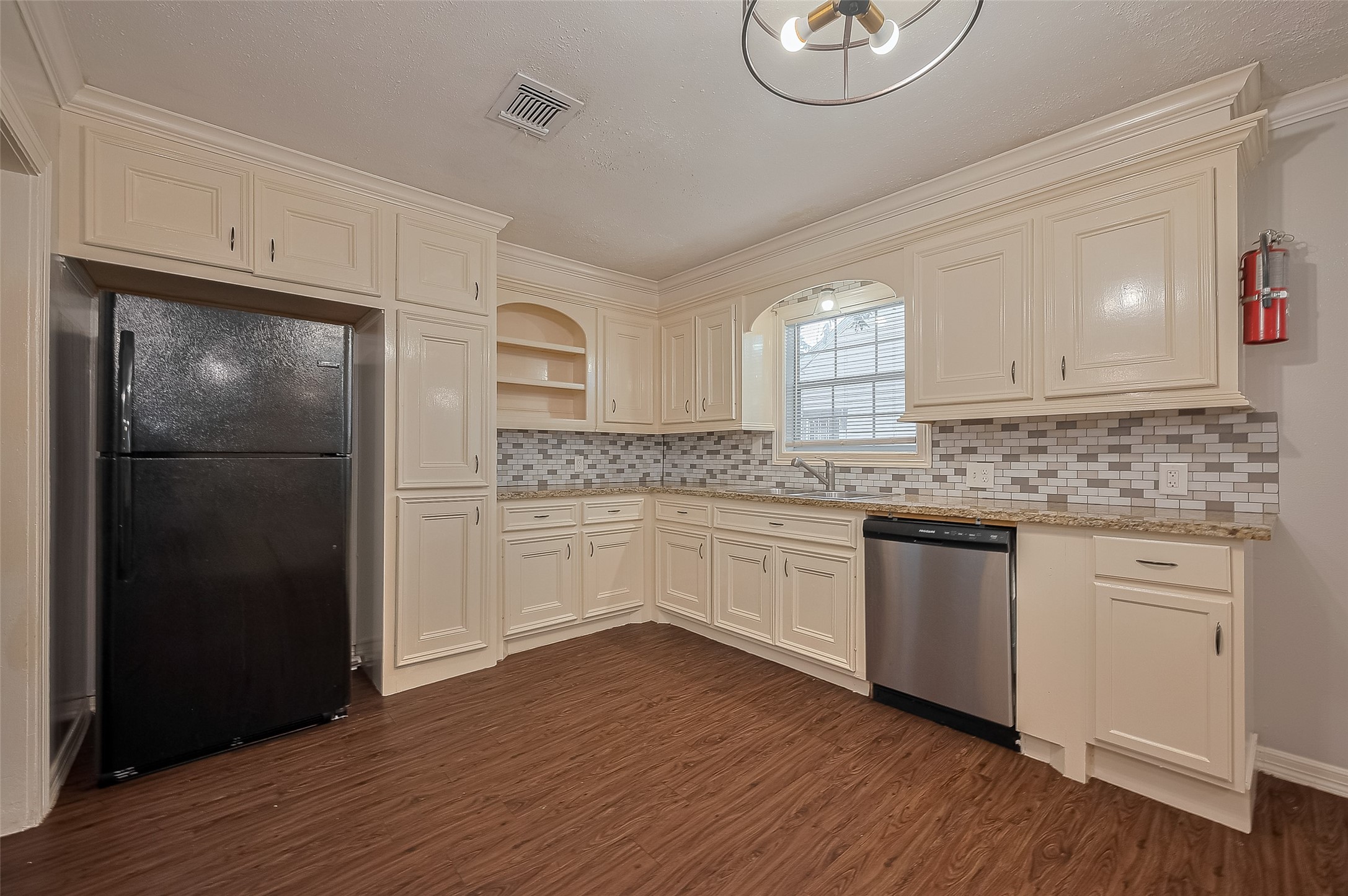 1813 Hatwell Street Houston, TX 77023 - Photo 15 of 44