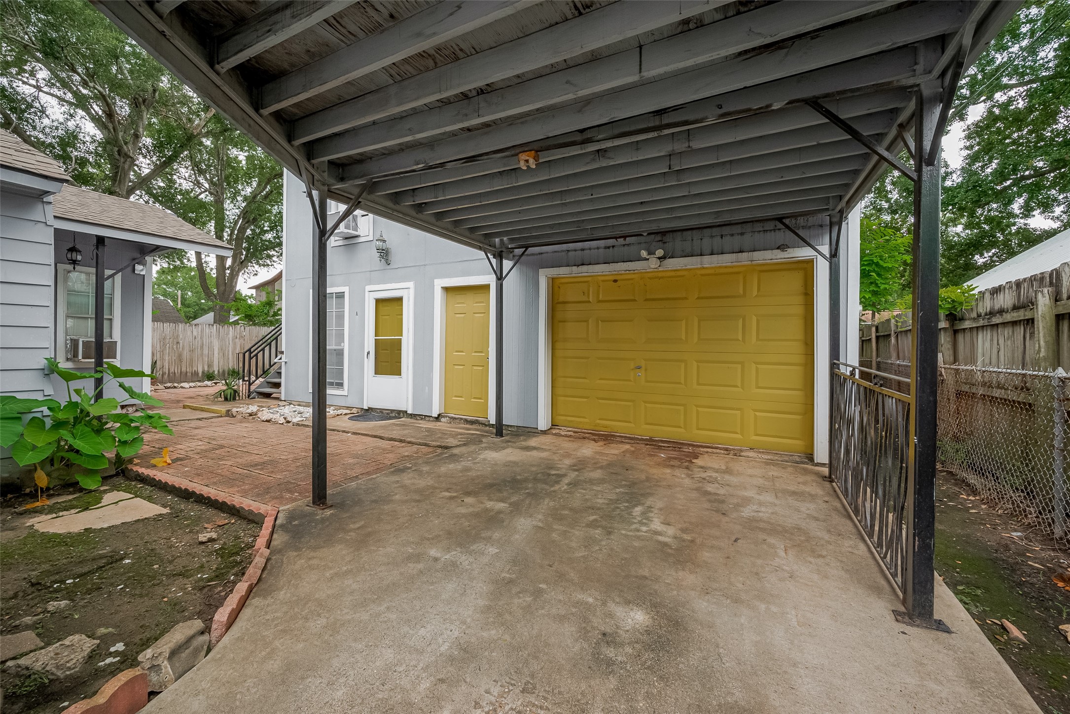 1813 Hatwell Street Houston, TX 77023 - Photo 30 of 44