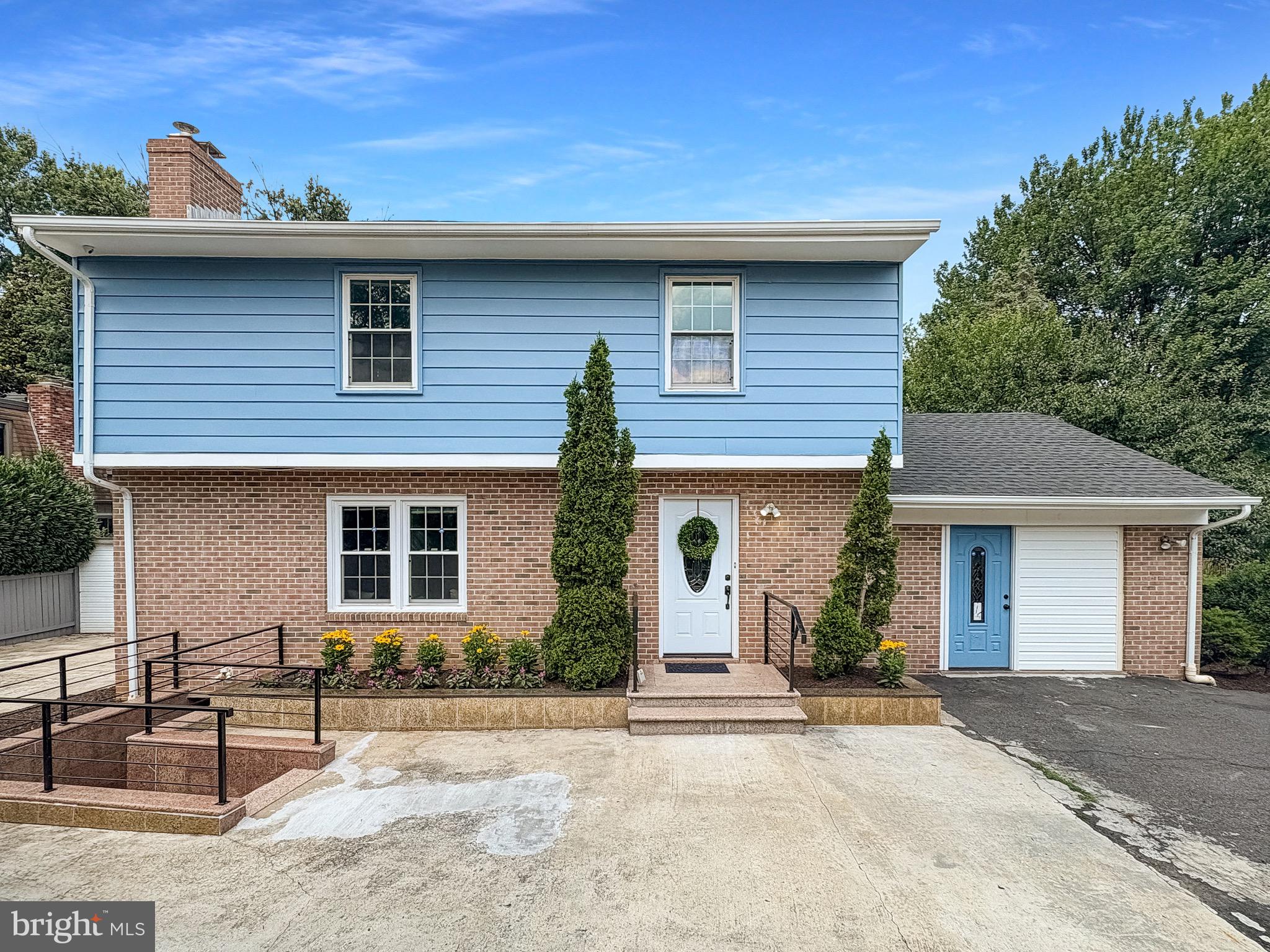 1262 Kensington Road McLean, VA 22101 - Photo 1 of 42