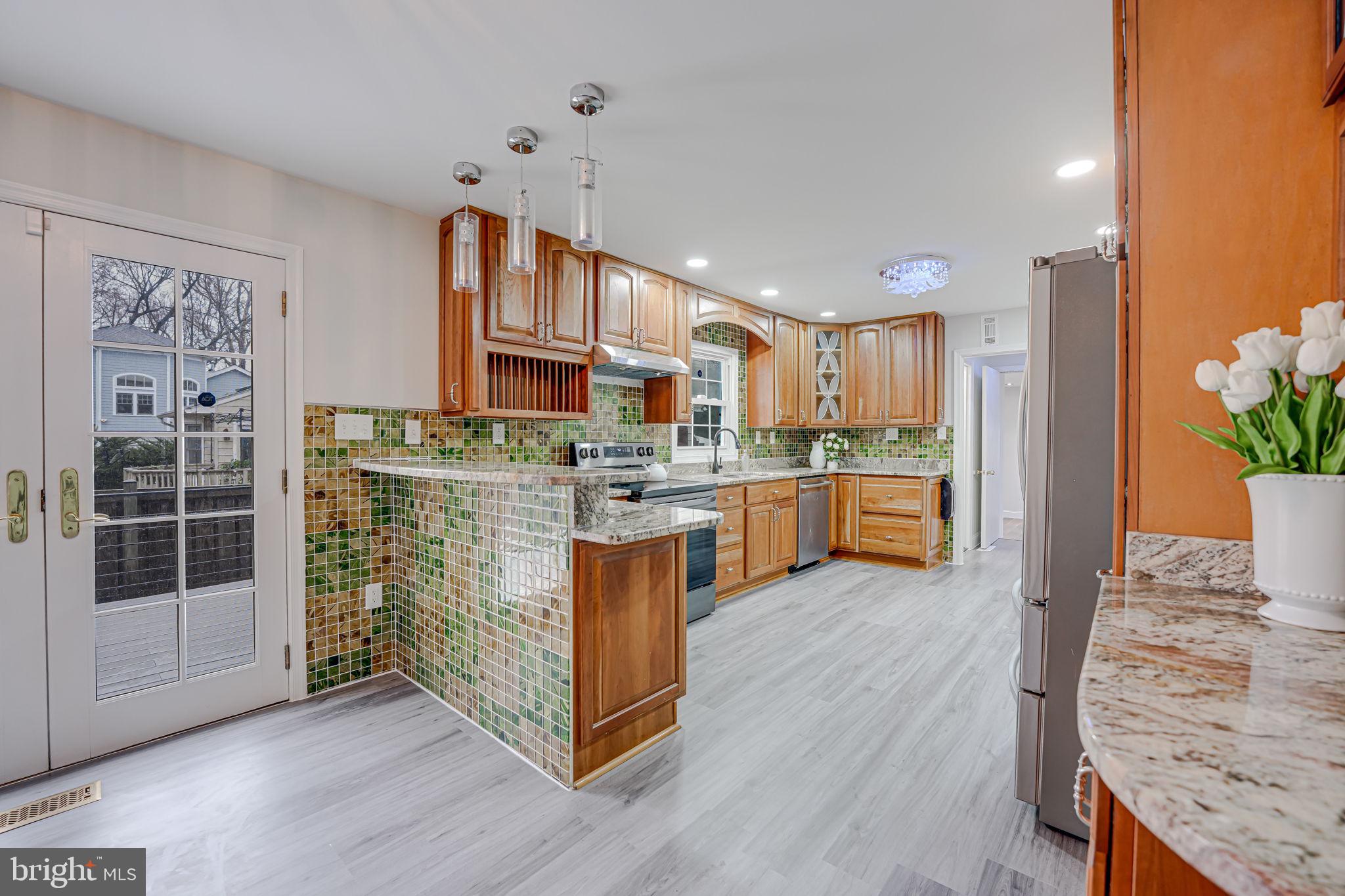 1262 Kensington Road McLean, VA 22101 - Photo 11 of 42