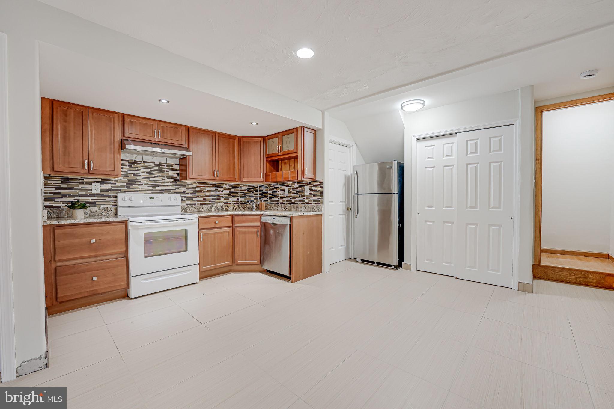 1262 Kensington Road McLean, VA 22101 - Photo 33 of 42