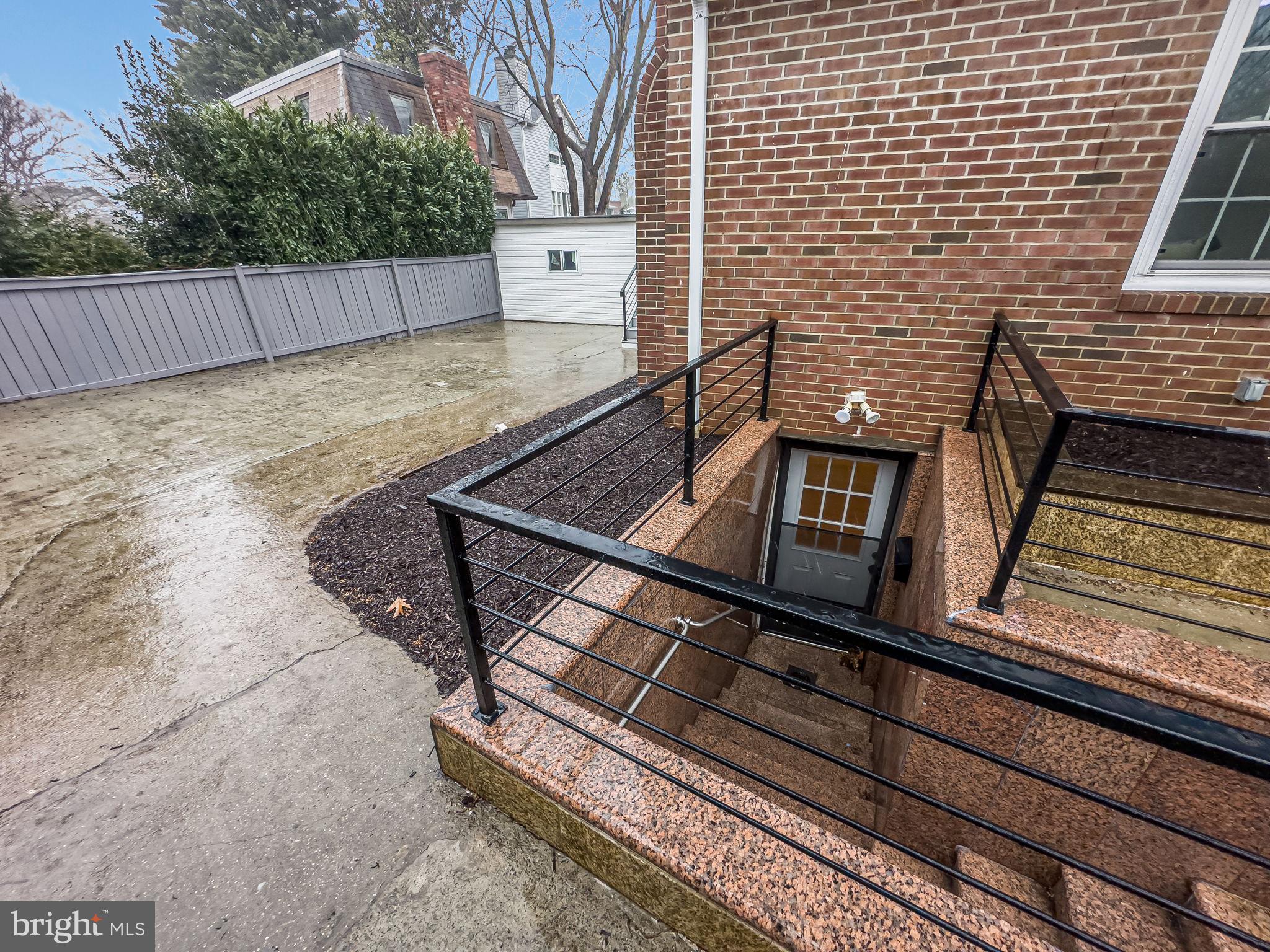 1262 Kensington Road McLean, VA 22101 - Photo 39 of 42
