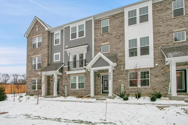 $3,800 | 6275 Sandbelt Drive, Lisle, IL 60532