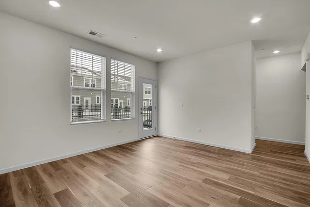 $3,800 | 6275 Sandbelt Drive, Lisle, IL 60532